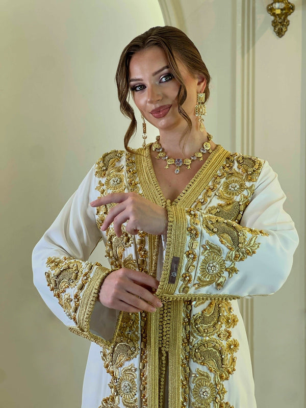 Takchita Amira exclusive