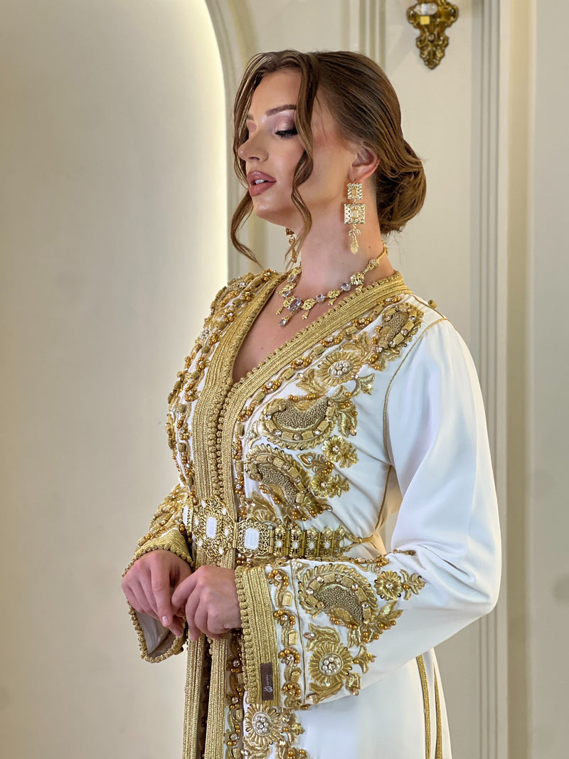 Takchita Amira exclusive