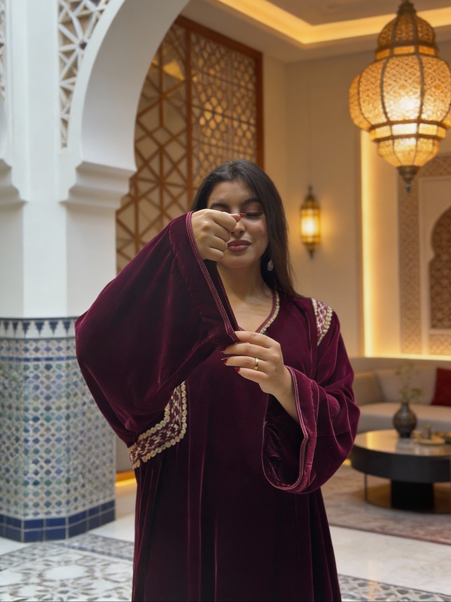 قفطان بلا حزام موبرا بوردو بالسفيفة و 4 فيل فصالة مخزنية